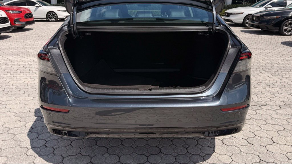 Used 2023 Honda Accord EX-L image 18