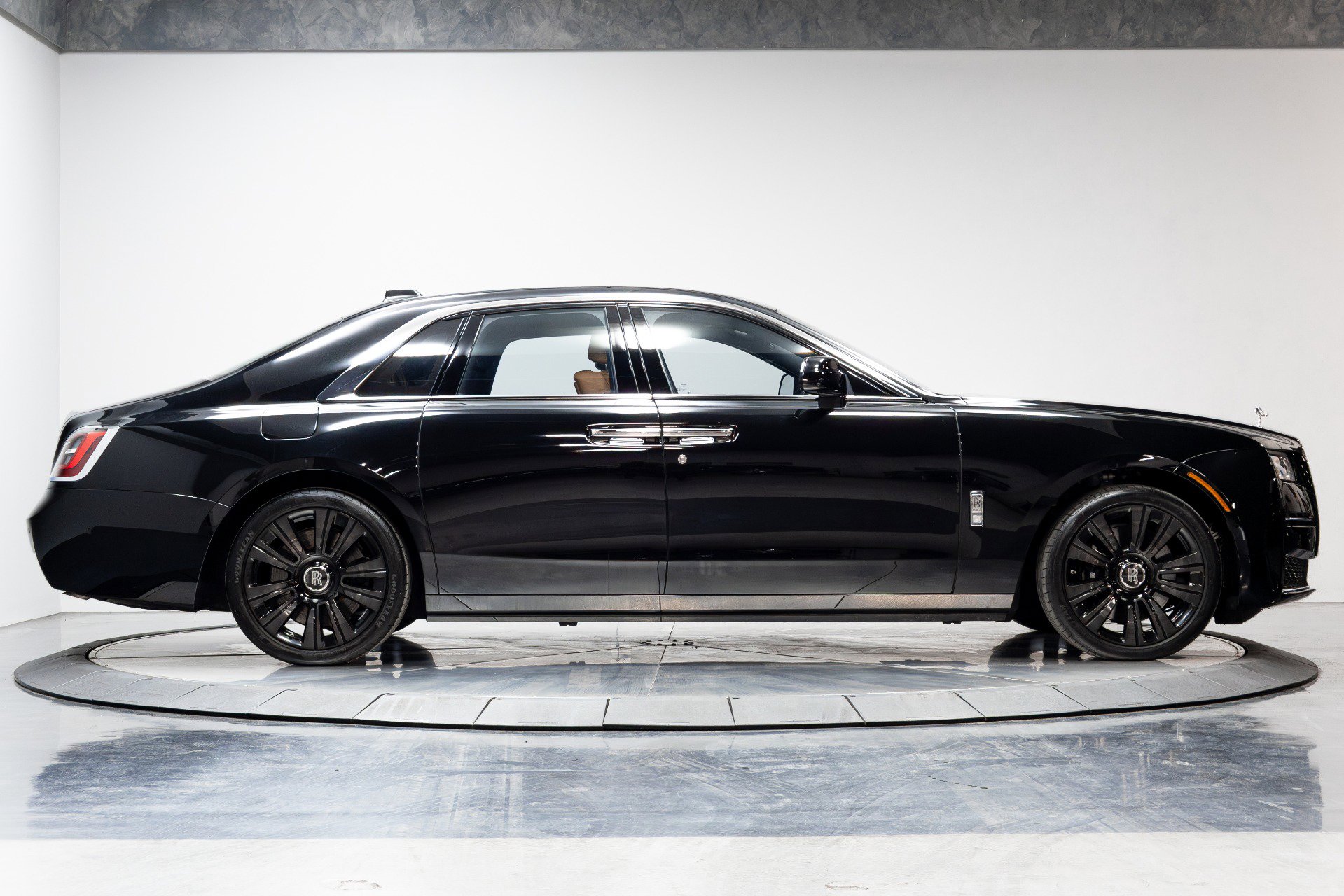 Used 2022 Rolls-Royce Ghost AWD/4WD image 17