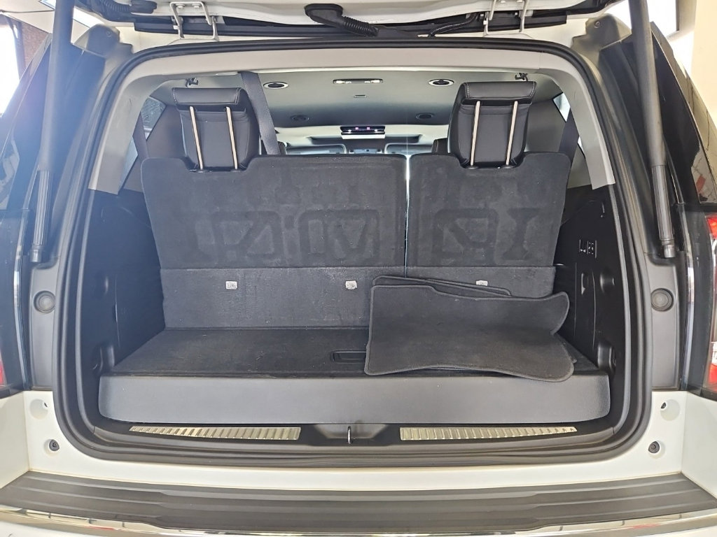 Used 2018 GMC Yukon Denali w/ Denali Ultimate Package image 3