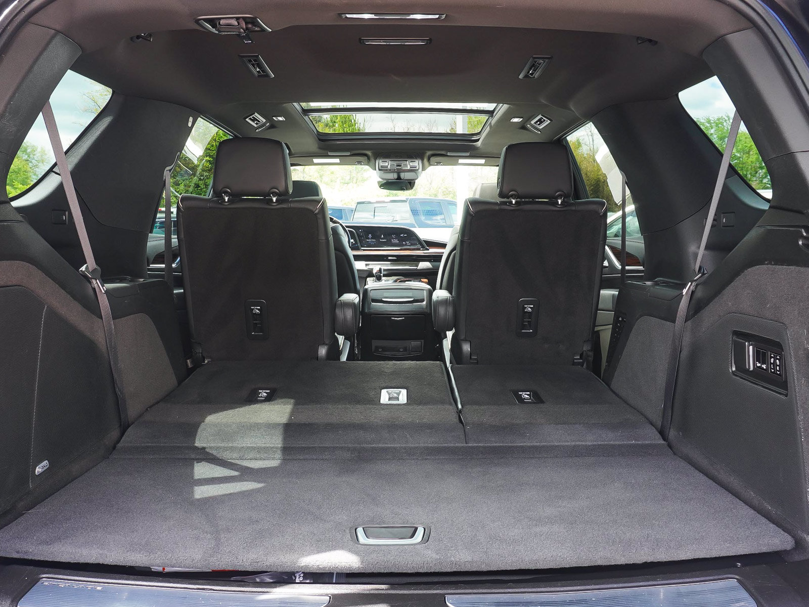 Used 2023 Cadillac Escalade Premium Luxury AWD/4WD image 58