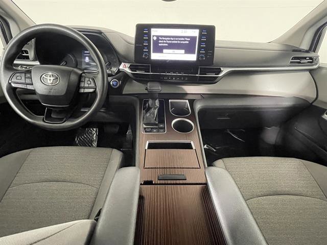 Certified 2023 Toyota Sienna LE image 11