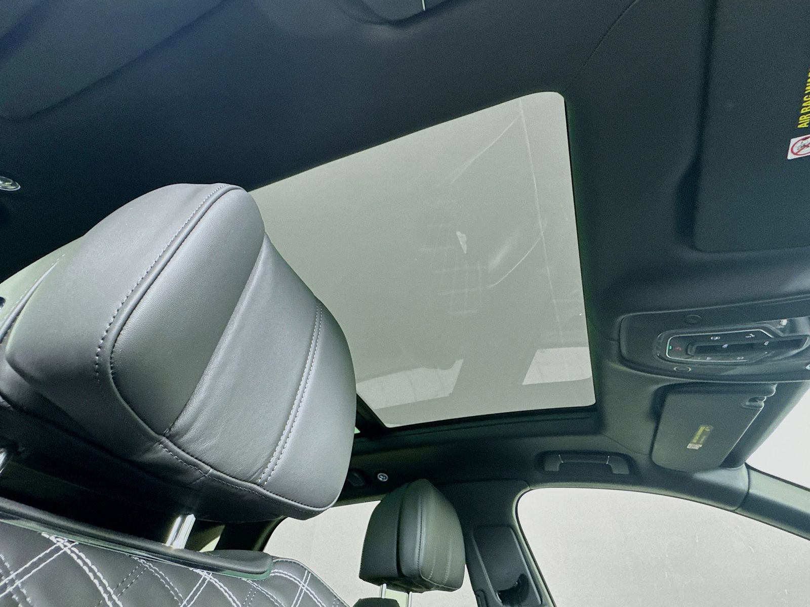 Used 2021 Bentley Bentayga AWD/4WD image 22