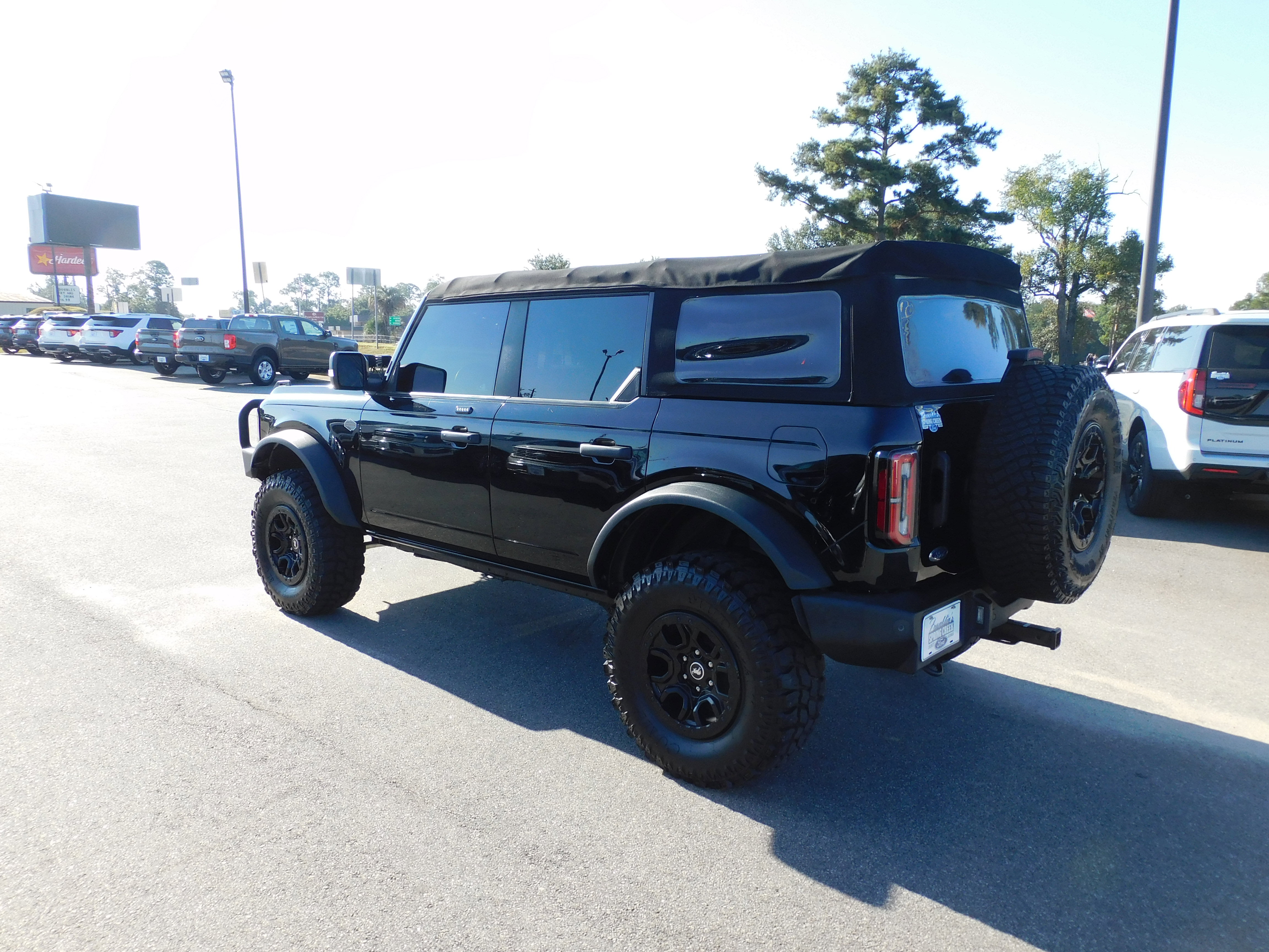 Used 2022 Ford Bronco Wildtrak image 8