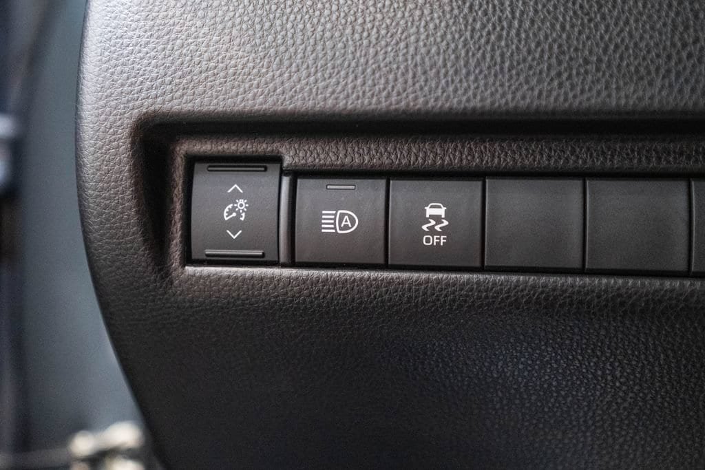 Used 2024 Toyota Venza LE AWD/4WD image 22