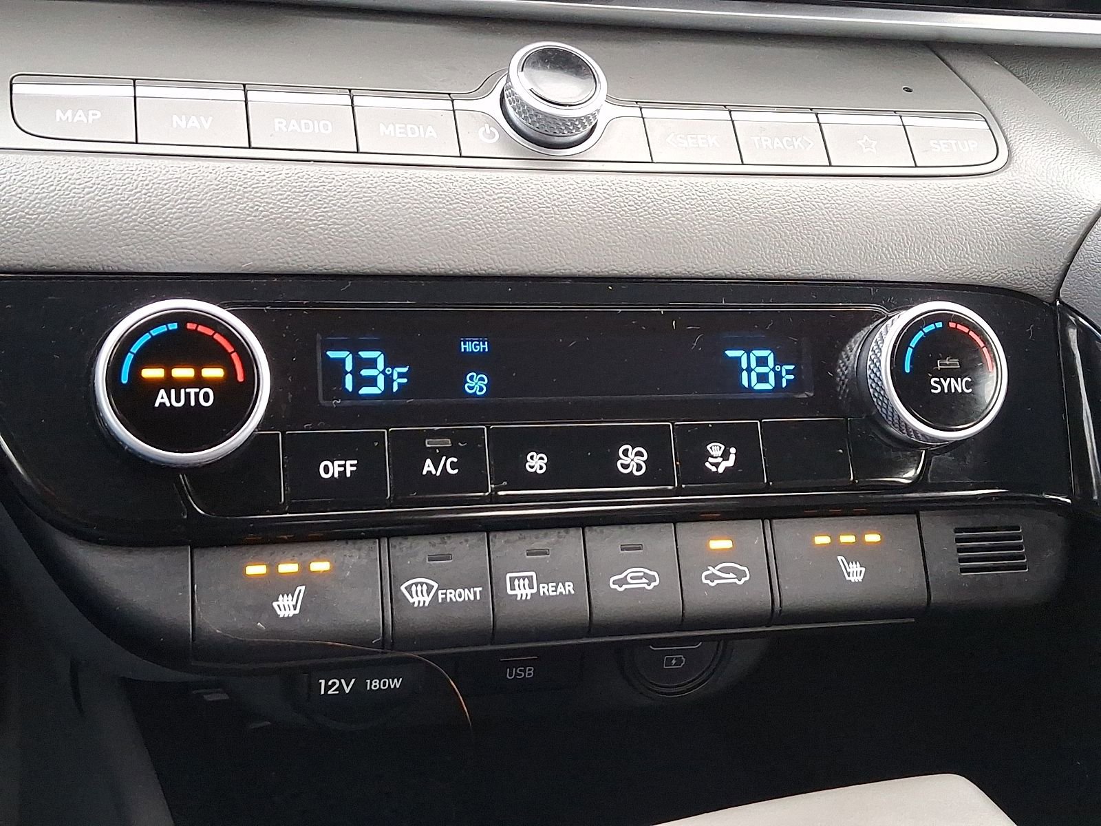 Used 2023 Hyundai Elantra SEL w/ Convenience Package image 16