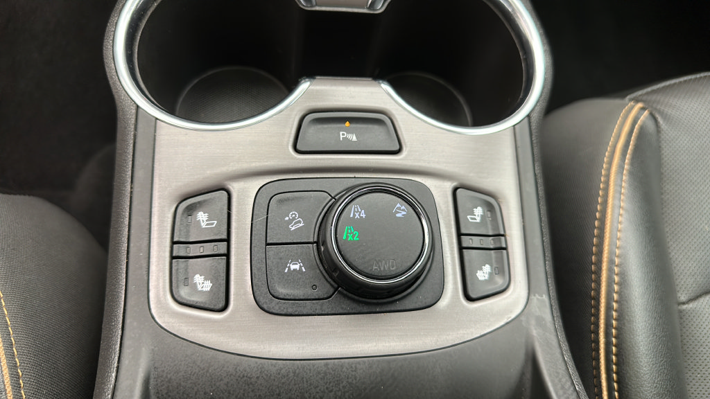 Used 2023 GMC Terrain AT4 w/ LPO, 'HIT The Road' Package AWD/4WD image 22
