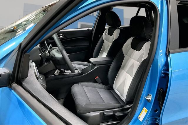 New 2026 Chevrolet Trax LS w/ LS Convenience Package FWD image 9