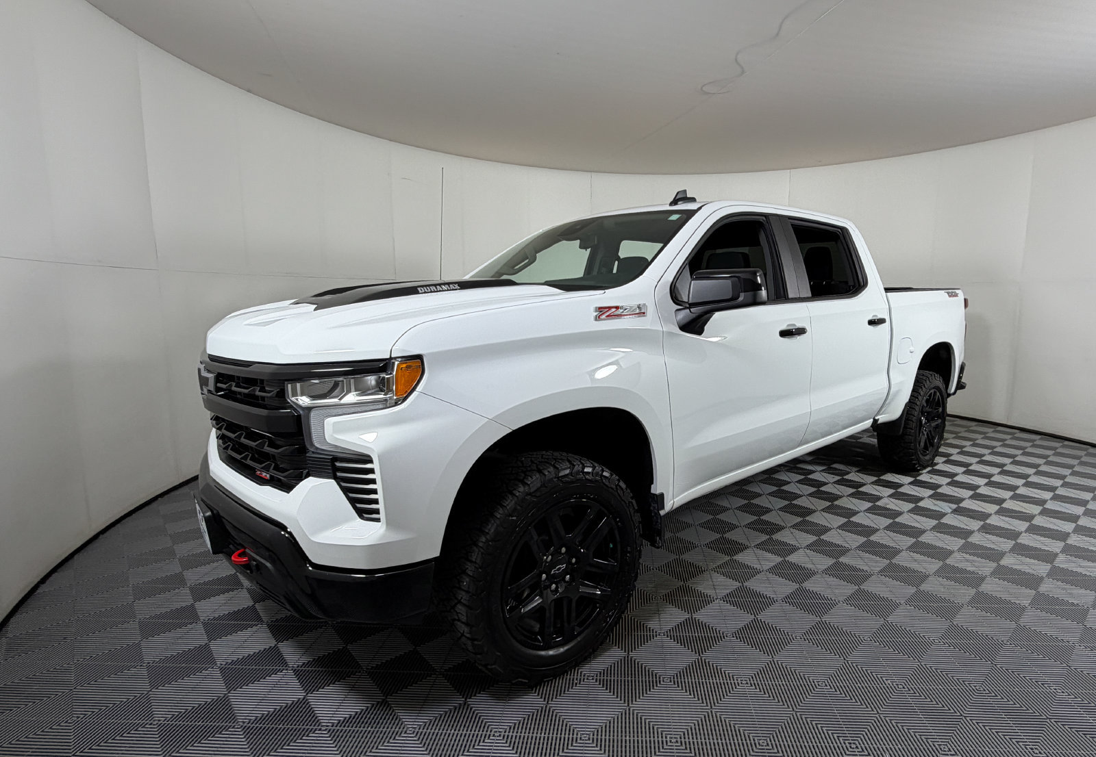 Used 2025 Chevrolet Silverado 1500 LT Trail Boss w/ Protection Package AWD/4WD image 2