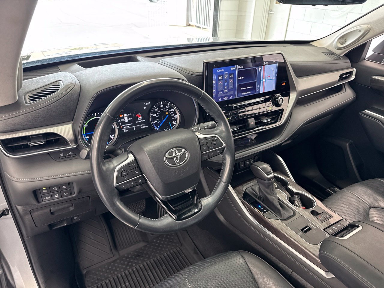 Used 2021 Toyota Highlander Platinum AWD/4WD image 19