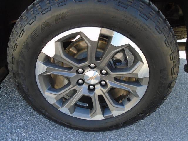 Certified 2023 Chevrolet Silverado 1500 High Country w/ Z71 Off-Road Package AWD/4WD image 32