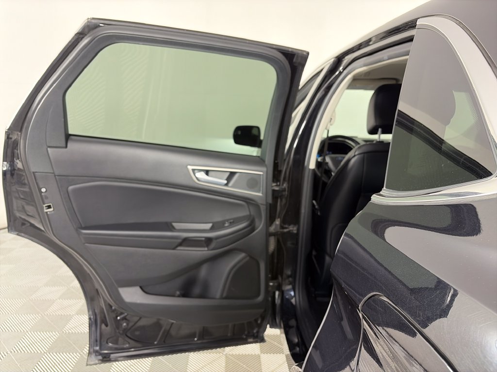 Used 2024 Ford Edge SEL AWD/4WD image 12