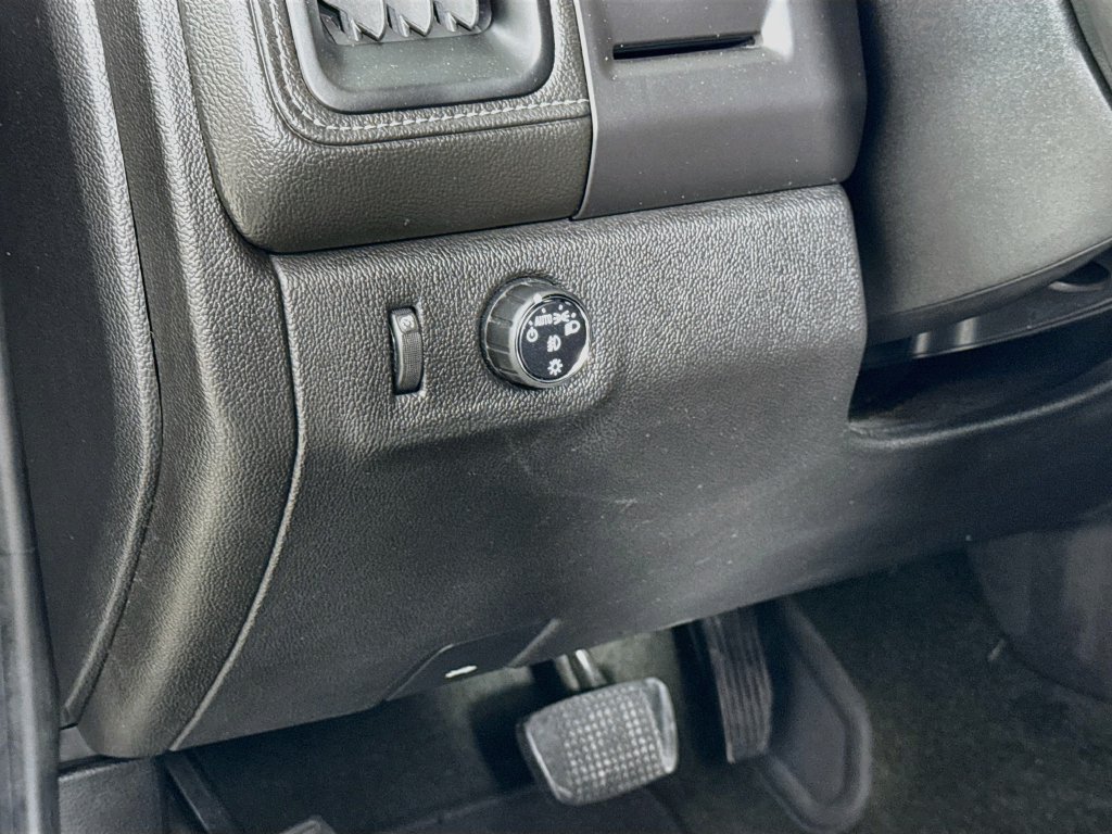Used 2015 GMC Canyon SLE RWD image 10