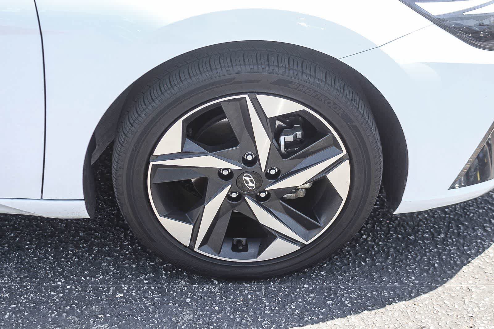 Certified 2023 Hyundai Elantra Limited FWD image 12