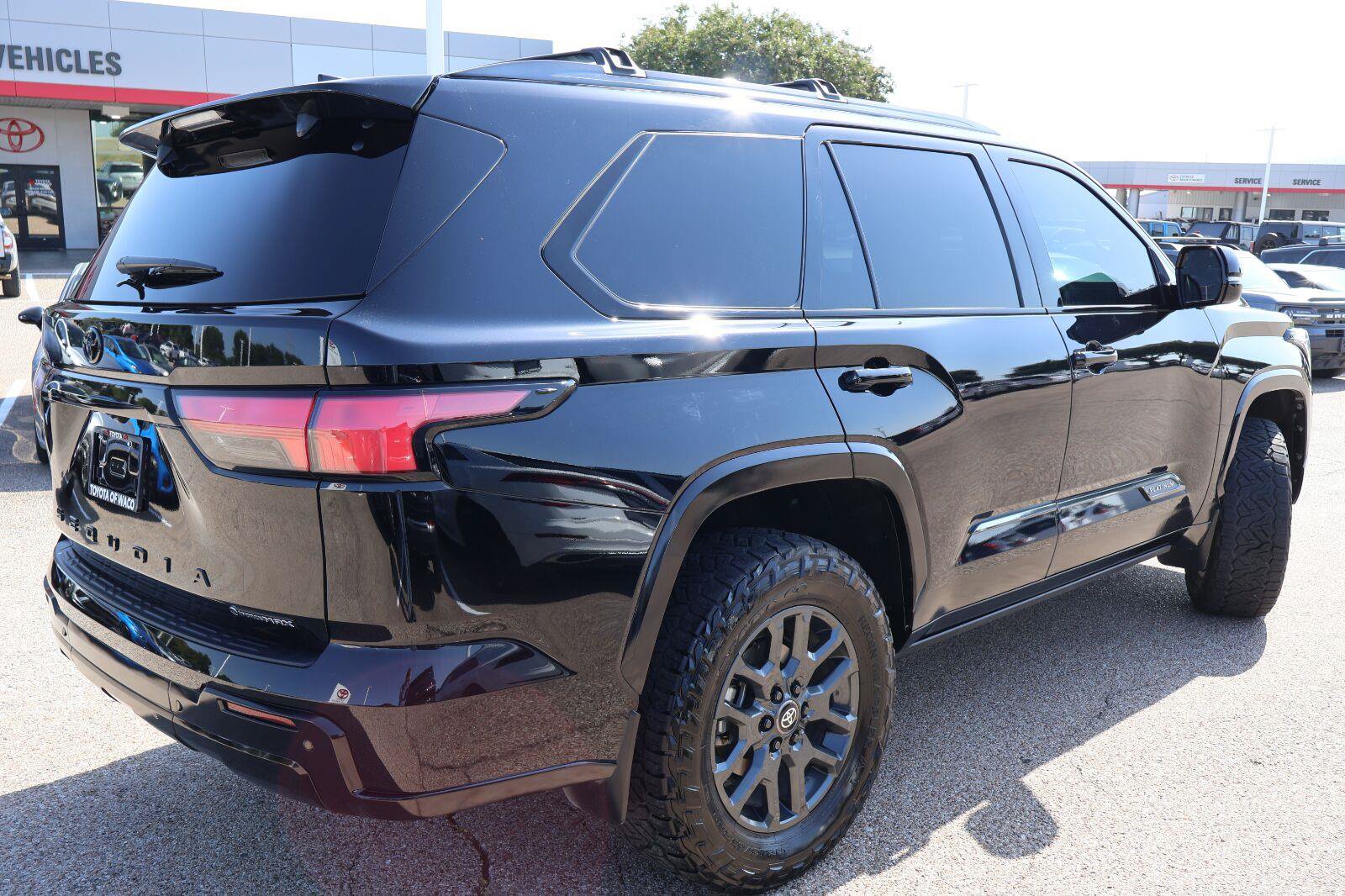 Used 2025 Toyota Sequoia Platinum AWD/4WD image 3