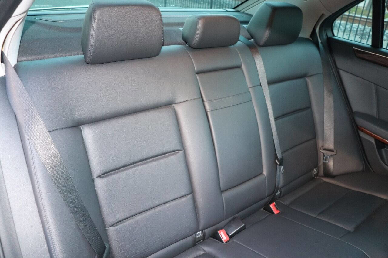 Used 2013 Mercedes-Benz E 350 Sedan image 48