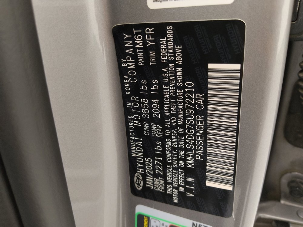 Used 2025 Hyundai Elantra SEL image 33