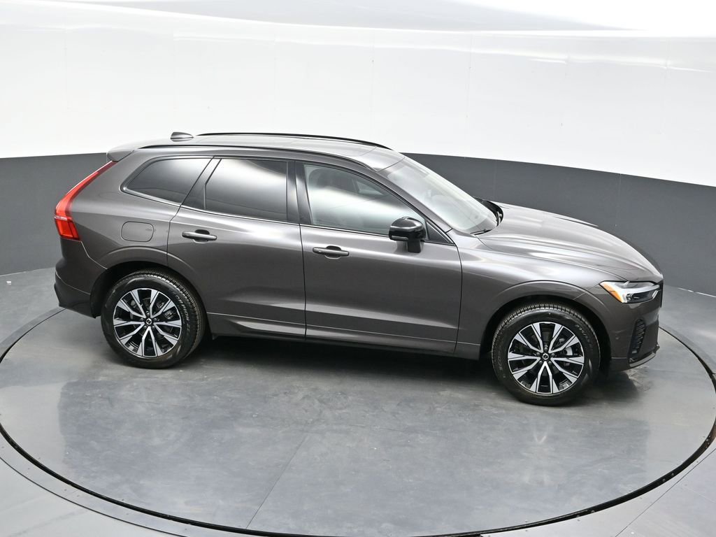 Used 2025 Volvo XC60 B5 Plus AWD/4WD image 34