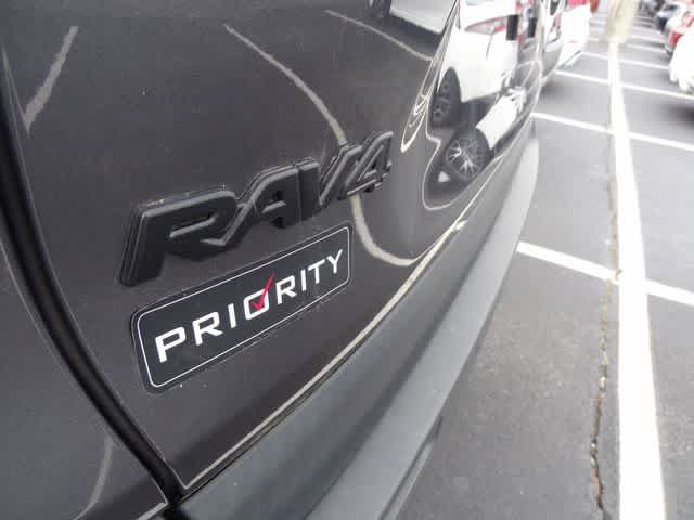 Used 2023 Toyota RAV4 XLE Premium AWD/4WD image 17