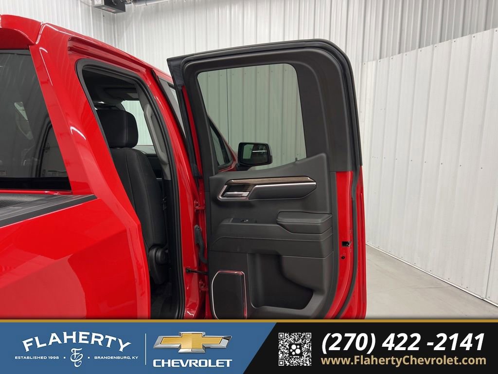 Used 2023 Chevrolet Silverado 1500 LT AWD/4WD image 12
