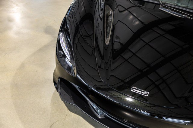 Used 2020 McLaren 720S Spider RWD image 27