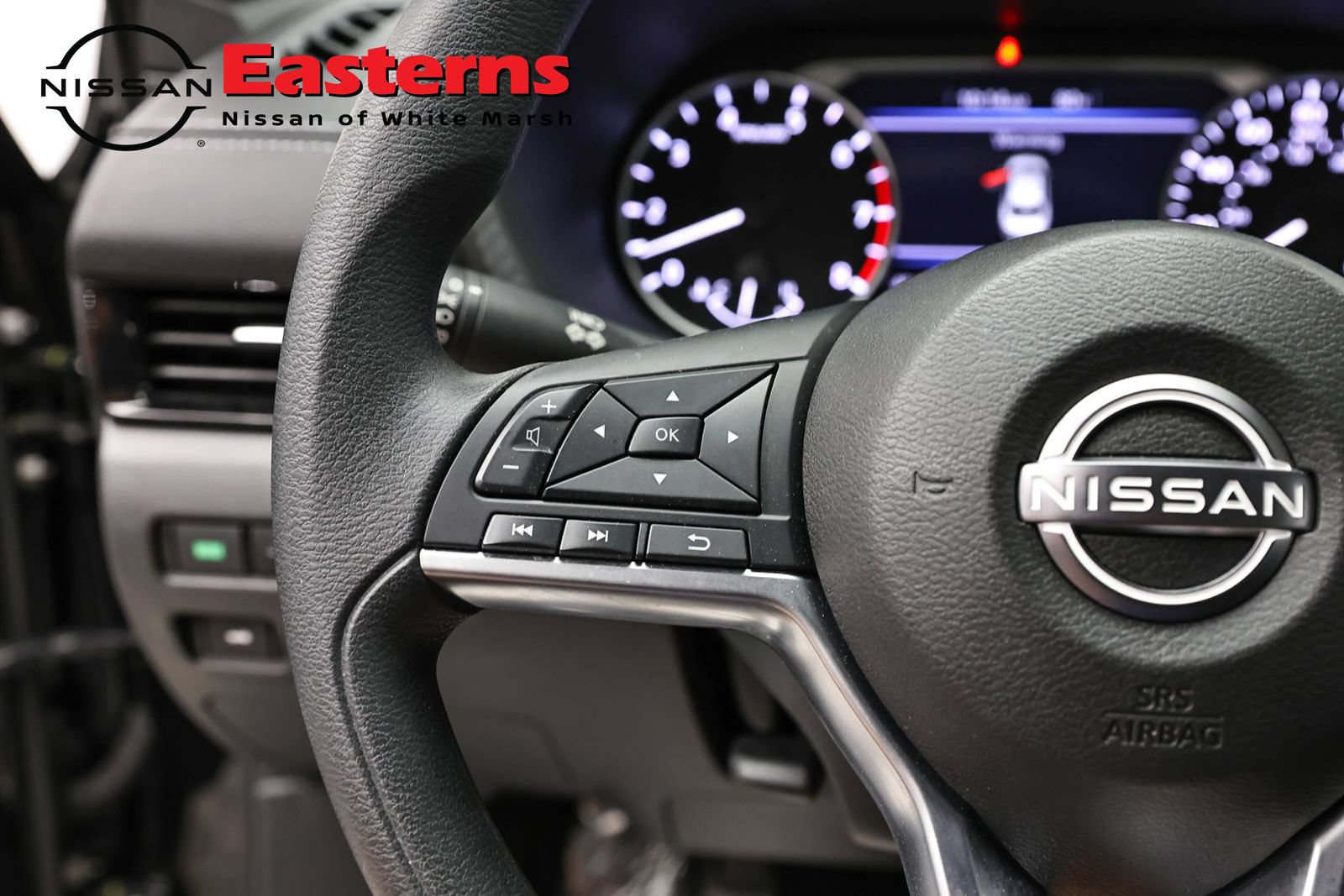 Used 2025 Nissan Sentra SV FWD image 15