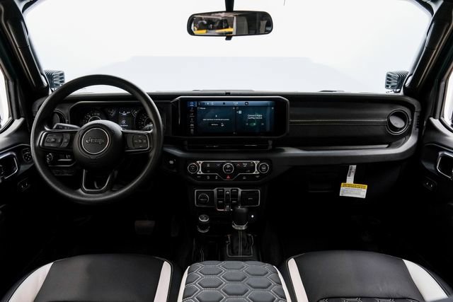 Used 2025 Jeep Gladiator Sport image 13