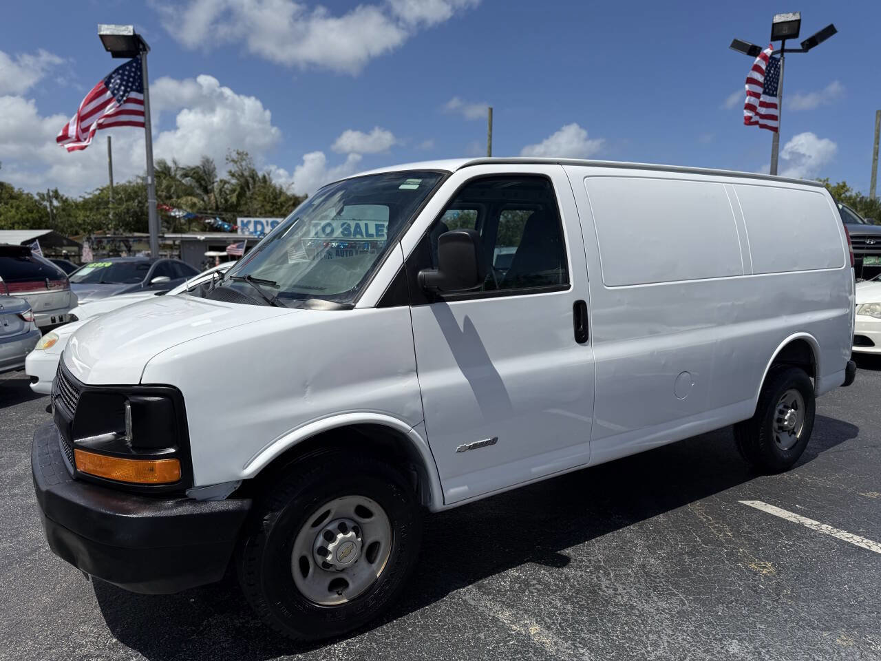 Used 2005 Chevrolet Express 2500 image 2