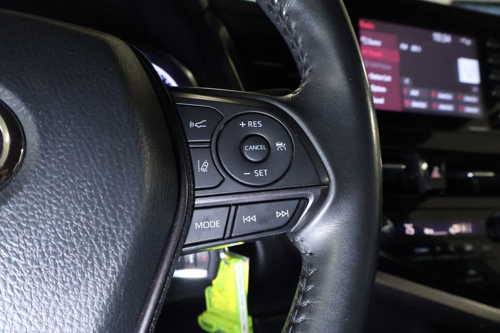 Used 2023 Toyota Camry SE image 19