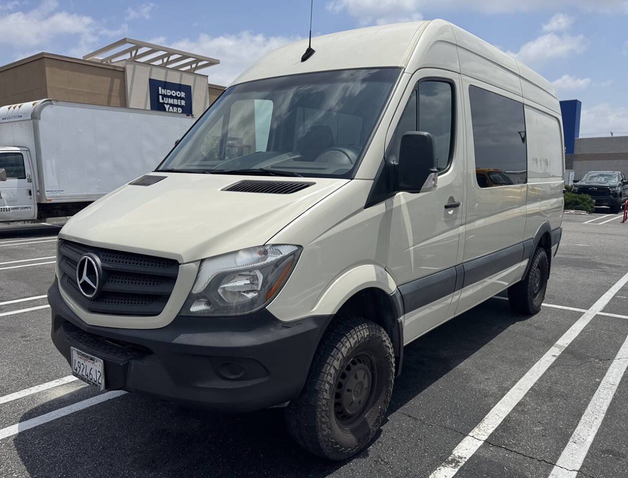 Used 2017 Mercedes-Benz Sprinter 2500 image 4