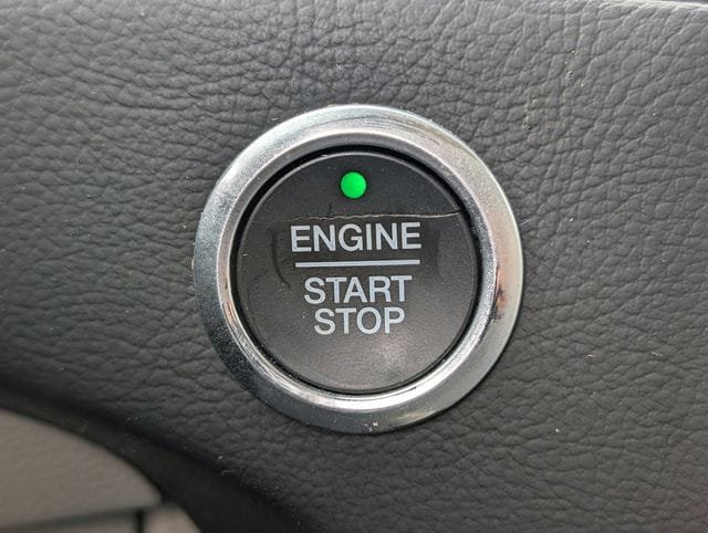 Used 2018 Ford Edge Titanium w/ Equipment Group 301A FWD image 20