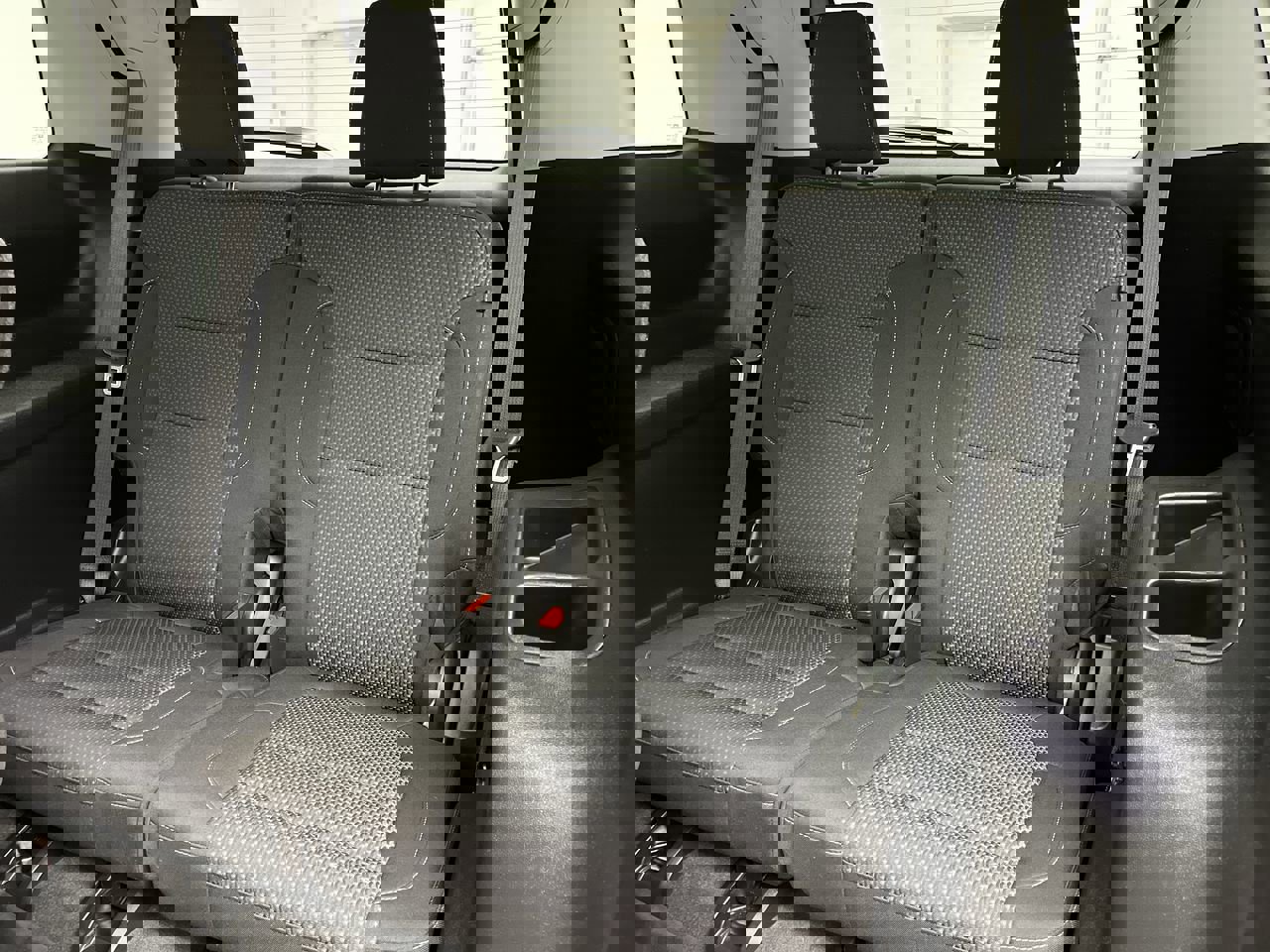 Certified 2023 GMC Acadia SLE w/ Driver Convenience Package image 14