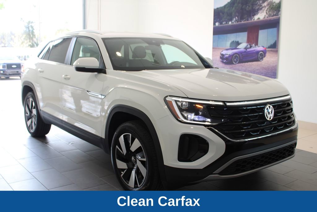 Used 2025 Volkswagen Atlas Cross Sport SE image 2