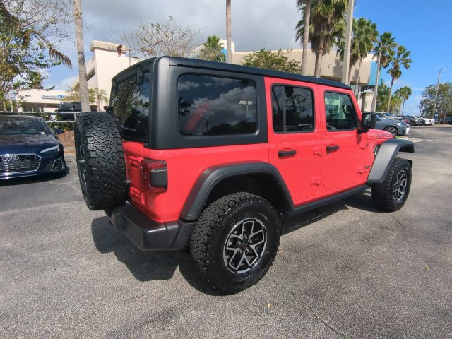 Used 2025 Jeep Wrangler Unlimited Rubicon w/ Convenience Group AWD/4WD image 4