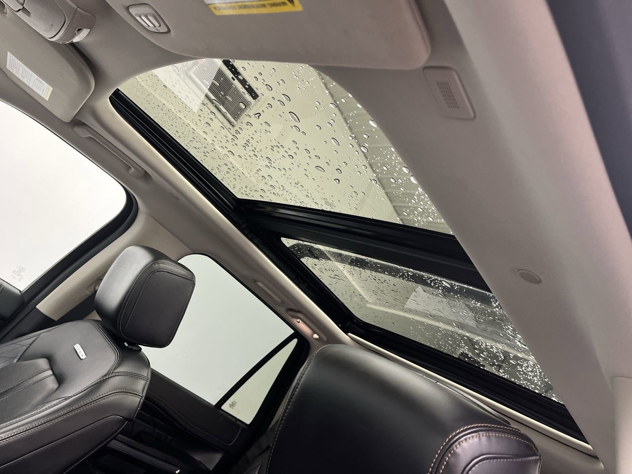 Used 2019 Ford Expedition Platinum image 7