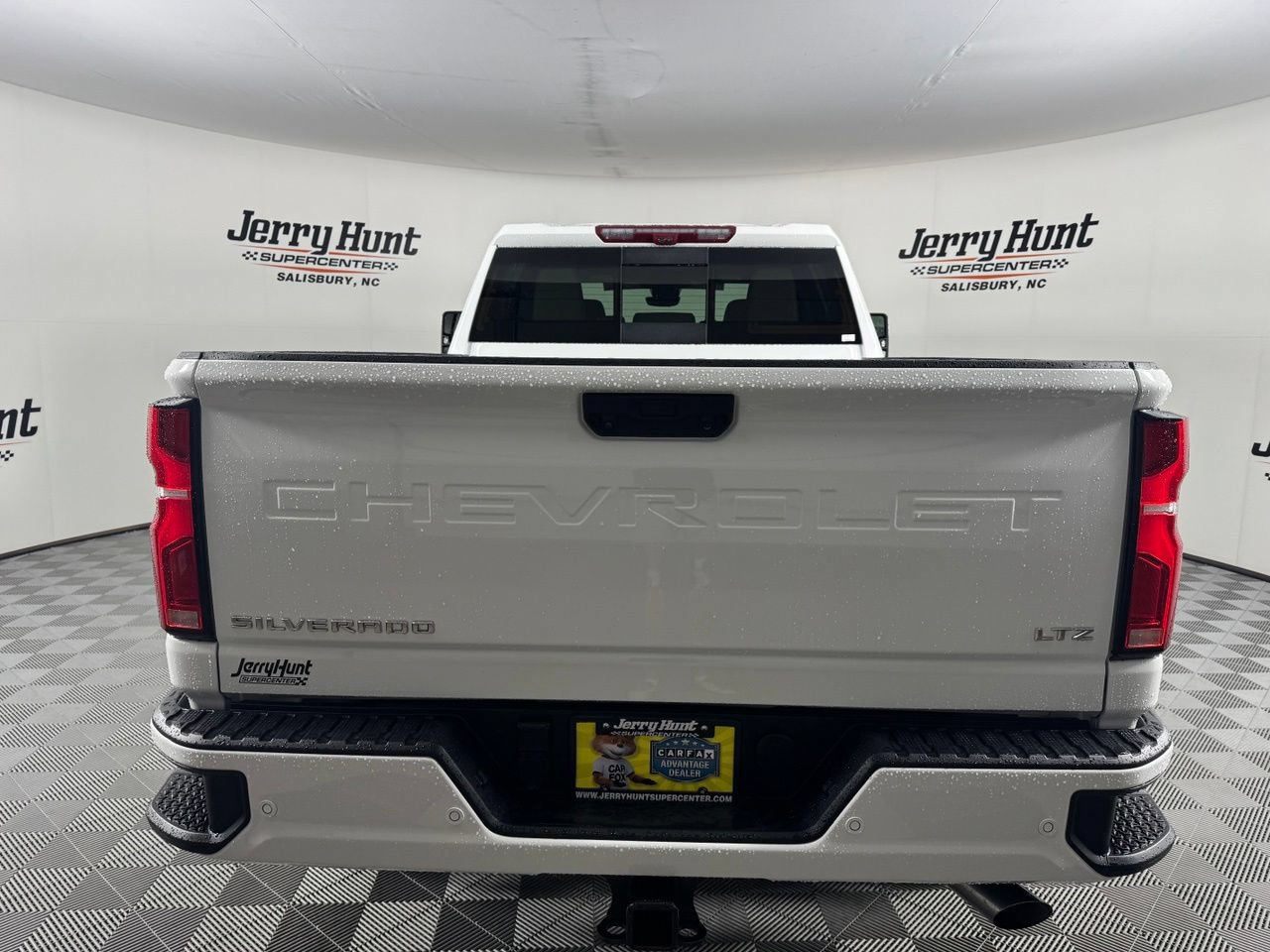 Used 2024 Chevrolet Silverado 2500 LTZ w/ LTZ Plus Package AWD/4WD image 7