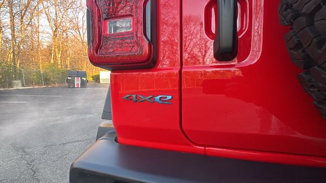 Used 2025 Jeep Wrangler Unlimited Rubicon 4xe w/ Convenience Group AWD/4WD image 36