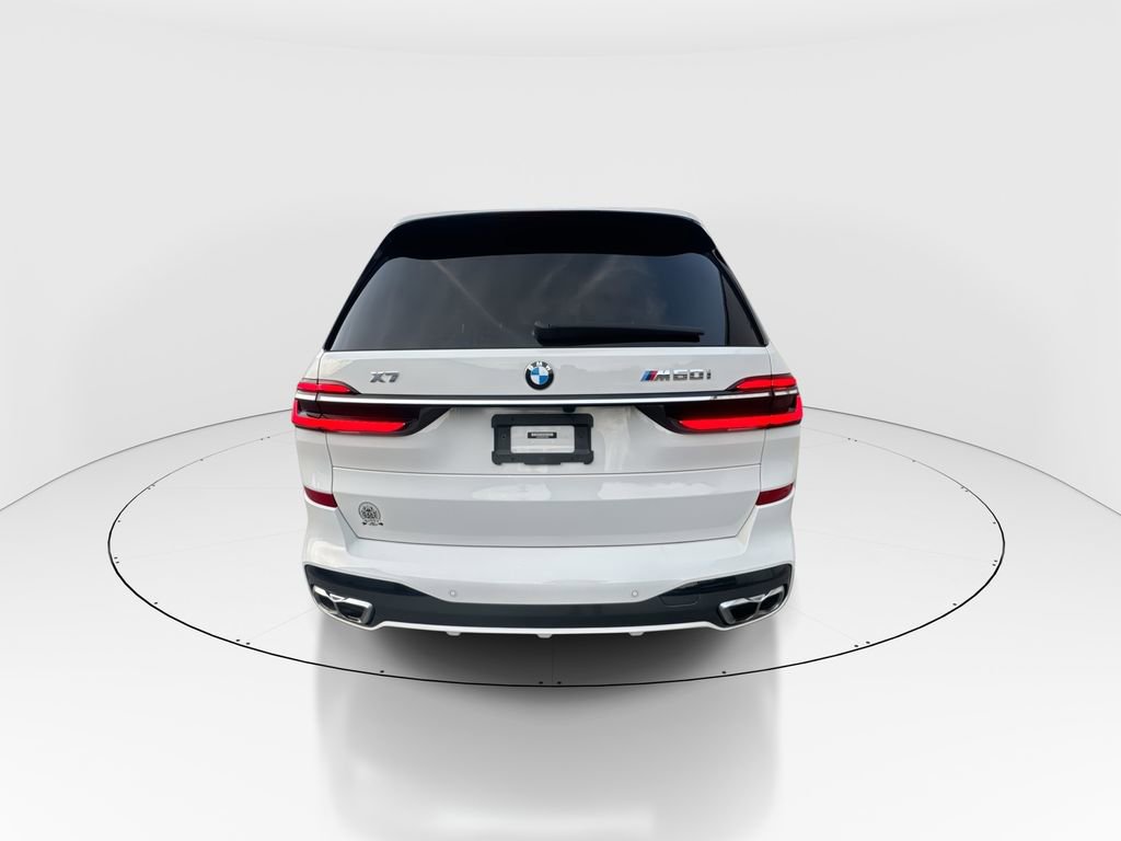 Used 2023 BMW X7 M60i image 7