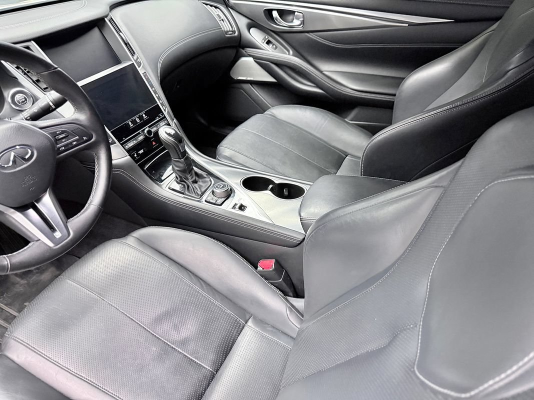 Used 2019 INFINITI Q60 3.0t Luxe w/ Essential Package AWD/4WD image 9