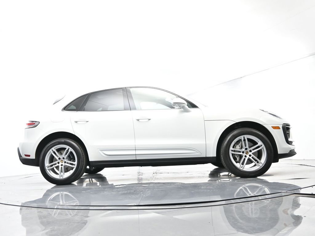 Certified 2023 Porsche Macan AWD/4WD image 52
