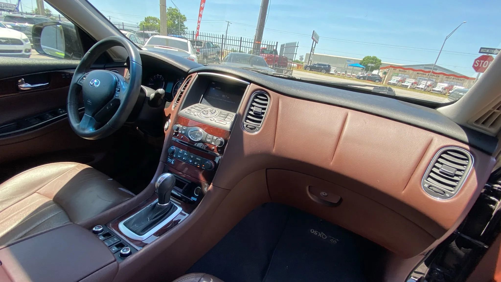 Used 2016 INFINITI QX50 AWD w/ Technology Package image 12