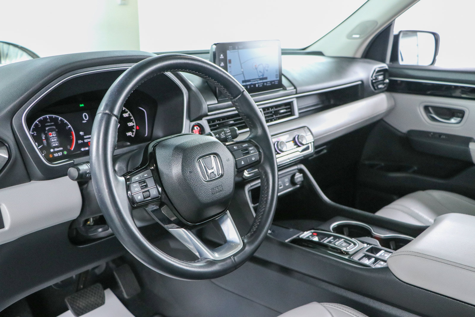 Used 2025 Honda Pilot Touring image 23