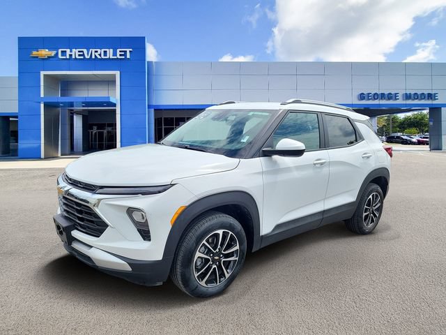Certified 2025 Chevrolet TrailBlazer LT AWD/4WD image 2