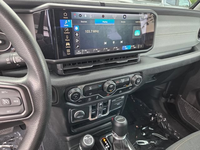 Used 2024 Jeep Gladiator Sport AWD/4WD image 23