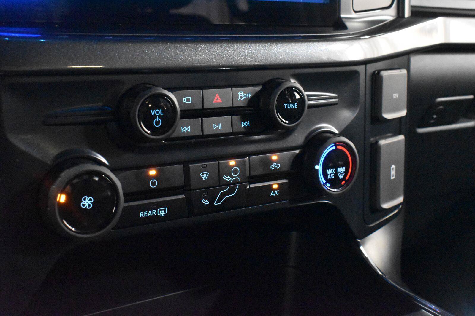 Used 2025 Ford F150 STX w/ STX Black Appearance Package AWD/4WD image 16