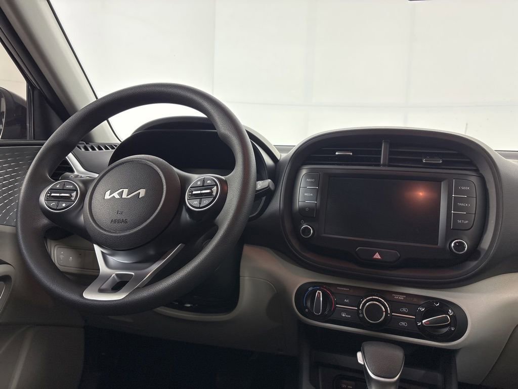 Used 2023 Kia Soul LX image 22