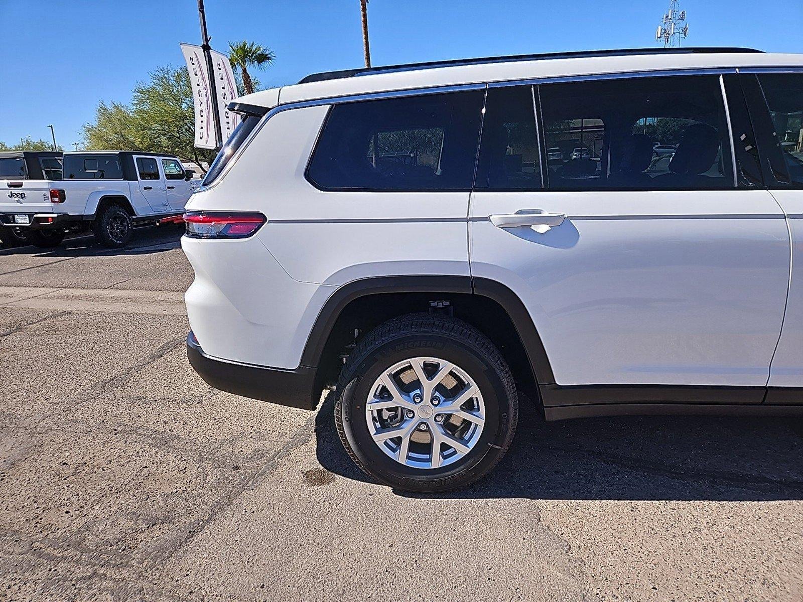 New 2024 Jeep Grand Cherokee L Limited image 6