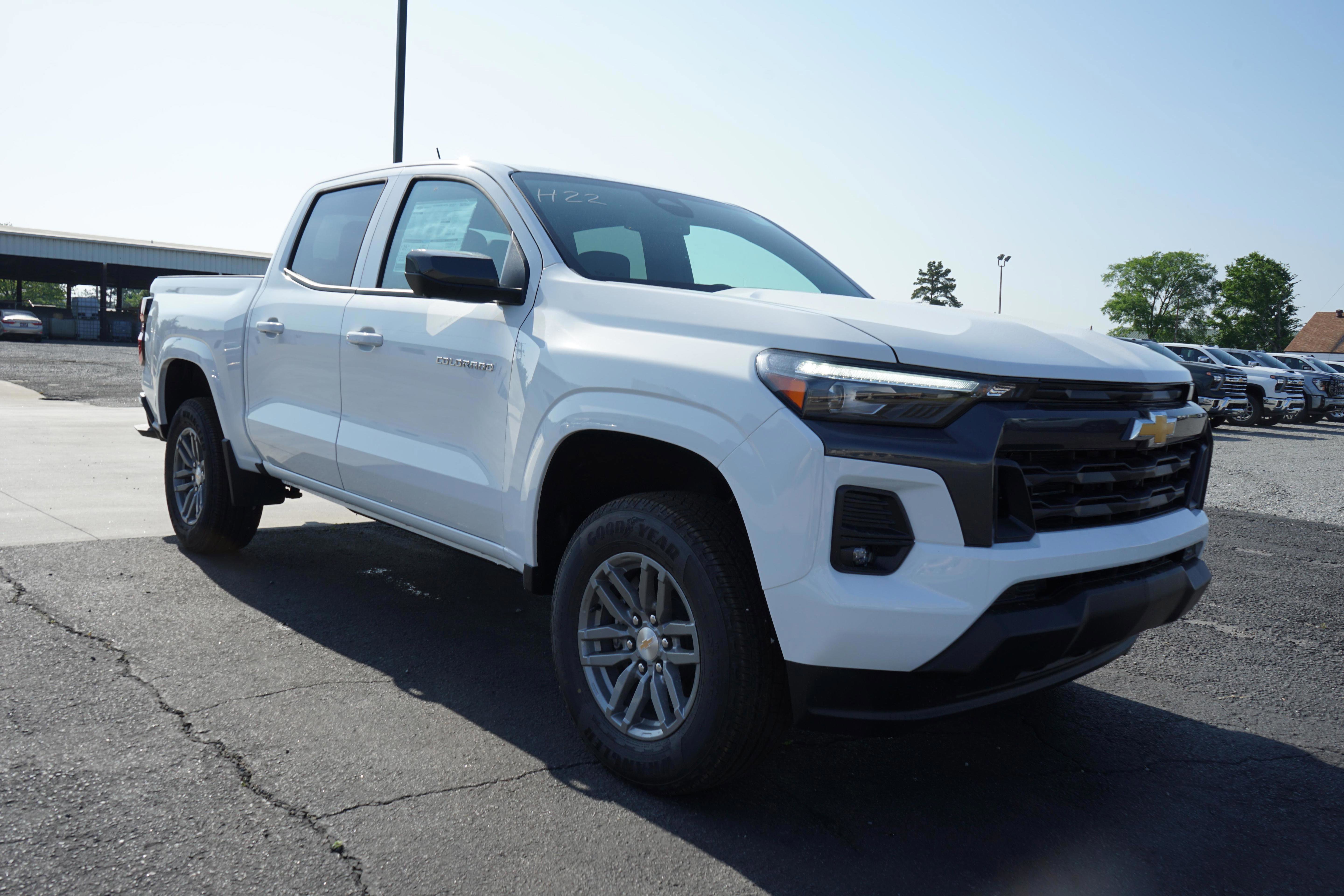 New 2025 Chevrolet Colorado LT w/ LT Convenience Package image 7