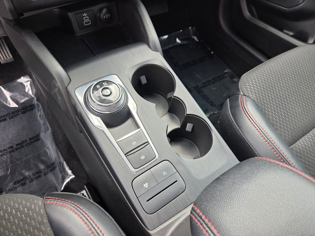 Used 2025 Ford Escape ST-Line image 24