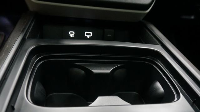 Used 2023 Land Rover Defender 90 S image 19