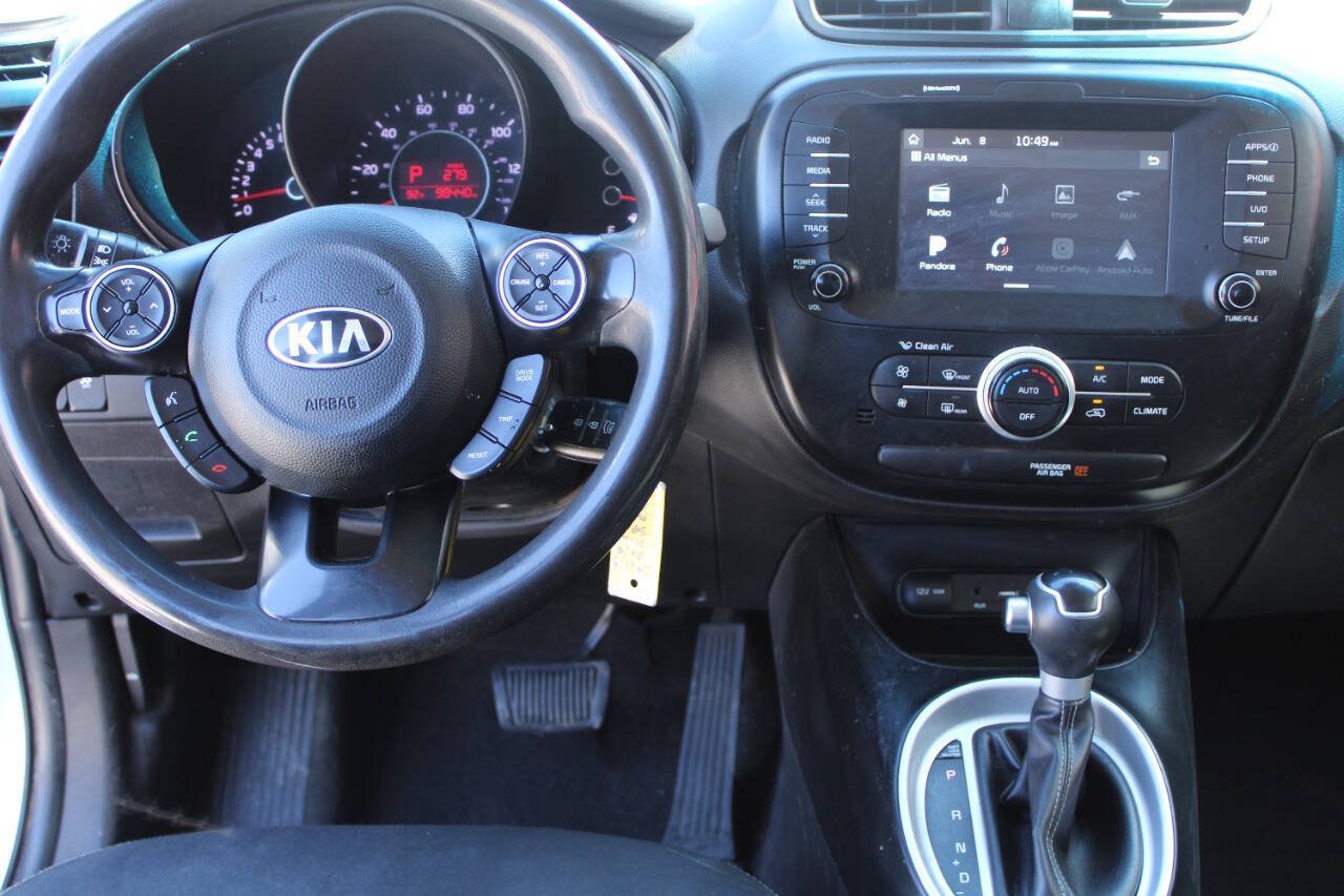 Used 2018 Kia Soul + FWD image 16